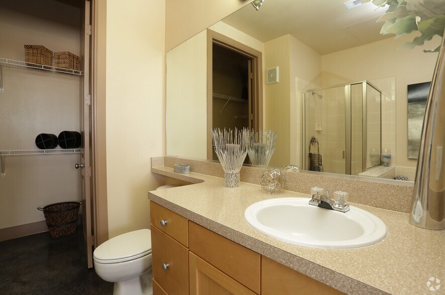 More Photos Of 2000 E Arapaho Rd, Richardson Apartments For Lease