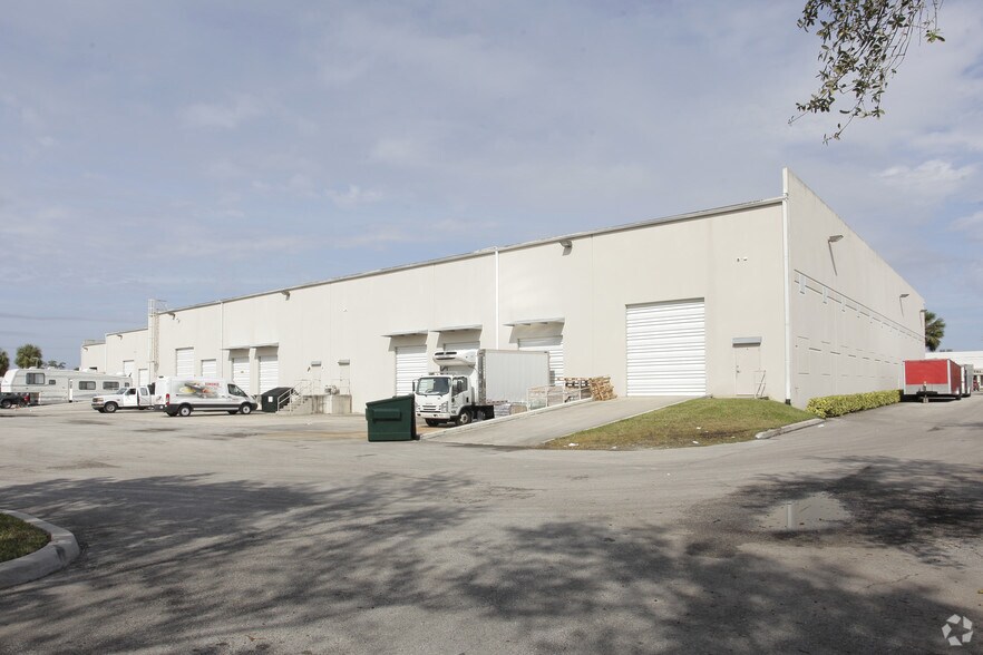 More Photos Of 3000 SW 15th St, Deerfield Beach Warehouse For Lease