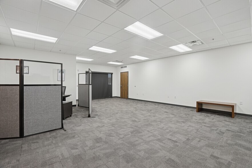 More Photos Of 11591 217th Ave NW, Elk River Office For Lease