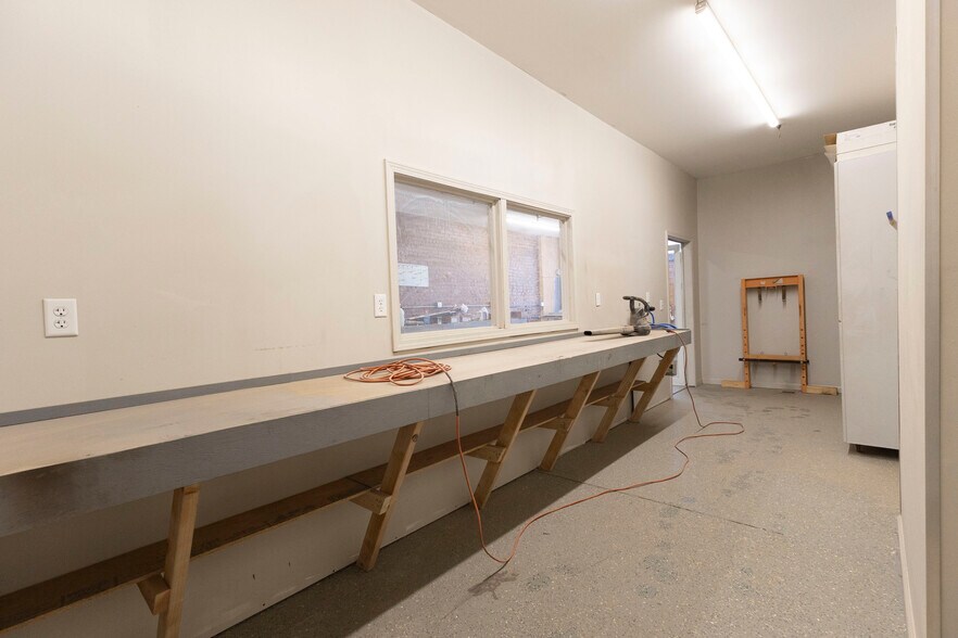 More Photos Of 535 W Reed St, Moberly General Retail For Sale