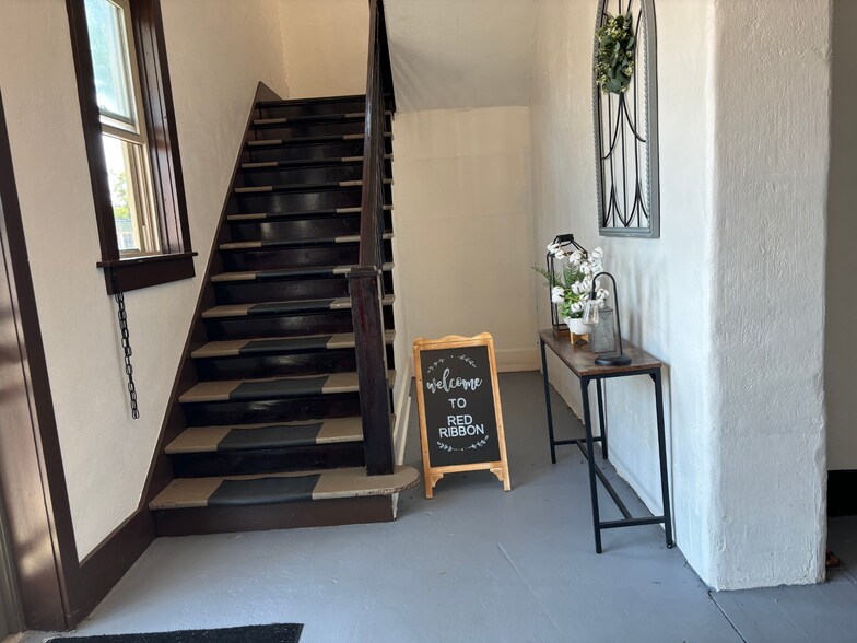 More Photos Of 314 S Main St, Eaton Rapids Lodge Meeting Hall For Sale