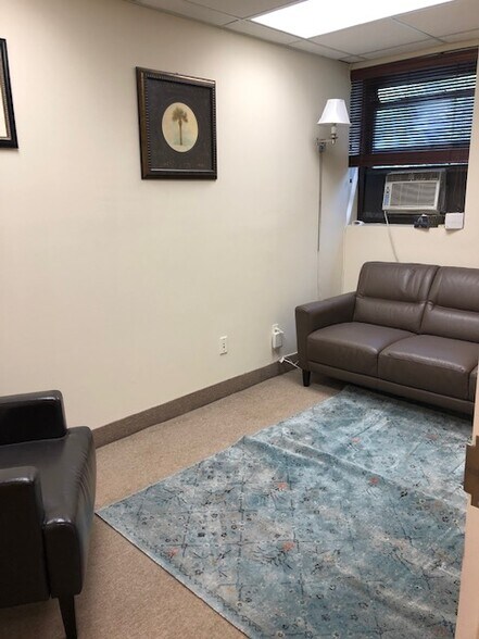 More Photos Of 1 Barstow Rd, Great Neck Apartments For Sale