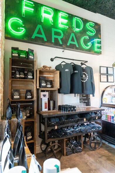 More Photos Of 609 Avenue H, Shallowater Auto Repair For Sale