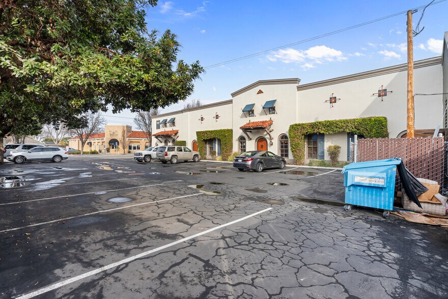 More Photos Of 829 San Benito St, Hollister Office For Sale