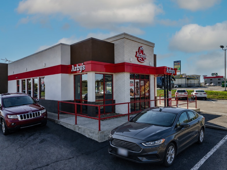 More Photos Of 4650 University Dr, Evansville Fast Food For Sale