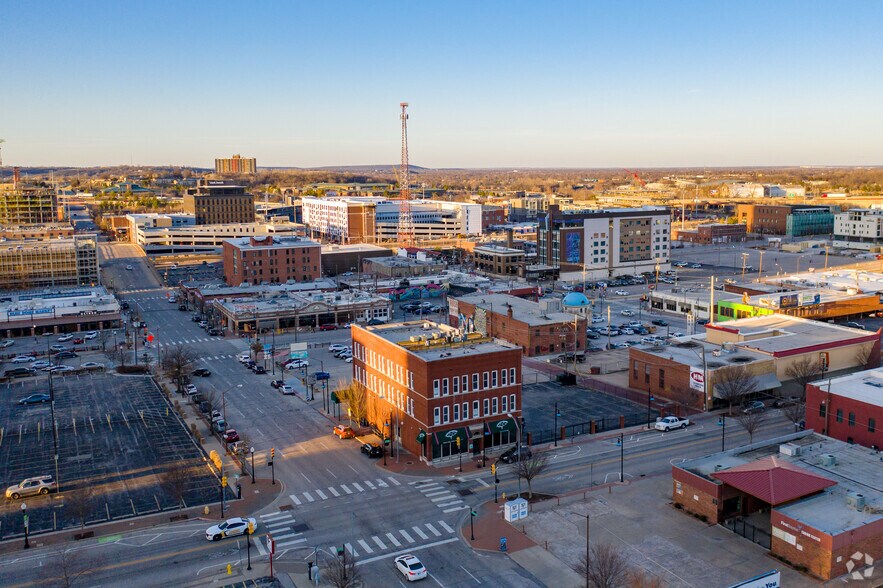 More Photos Of 233 S Detroit Ave, Tulsa Office For Lease