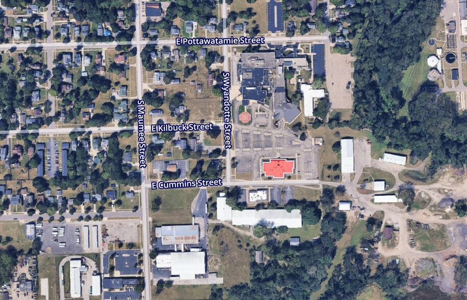 More Photos Of 501 E Cummins St, Tecumseh Medical For Sale