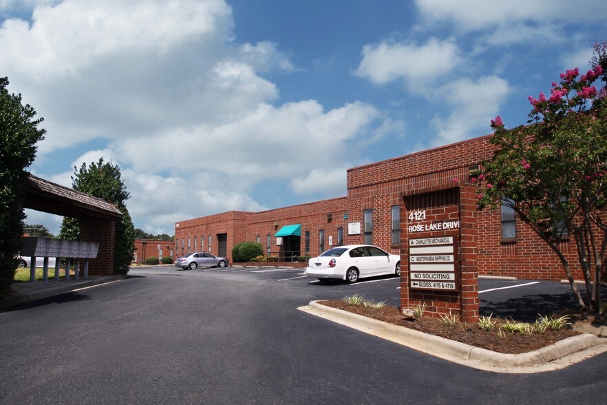 More Photos Of 4123 Rose Lake Dr, Charlotte Flex For Sale