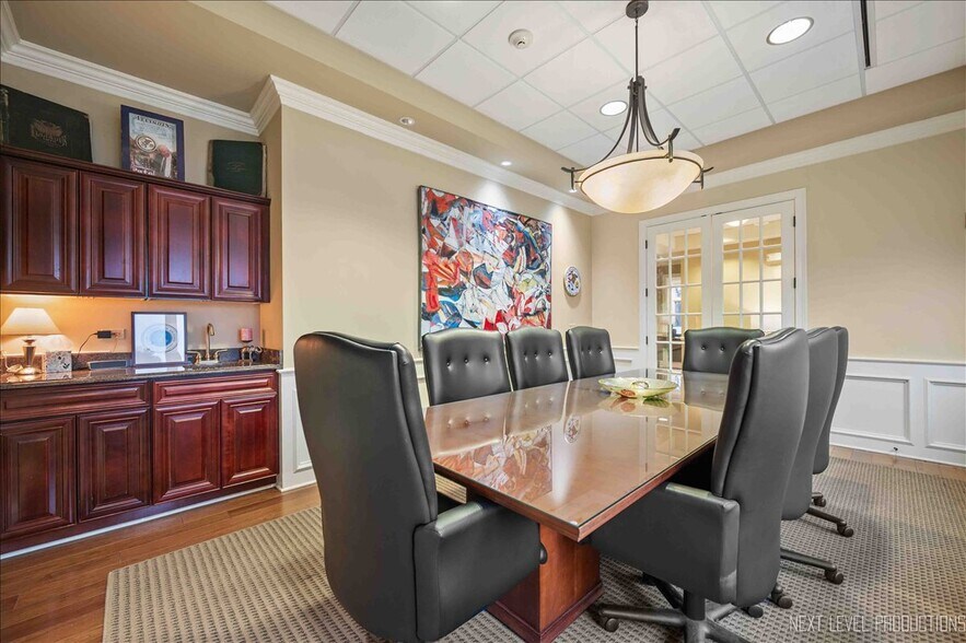 More Photos Of 400 Knoll St, Wheaton Office For Sale
