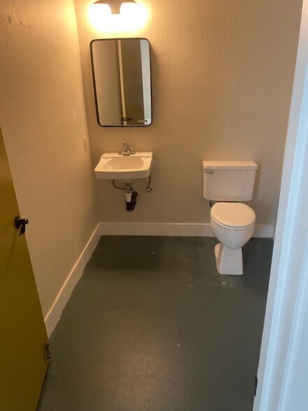 More Photos Of 3912 Portola Dr, Santa Cruz Office Residential For Lease