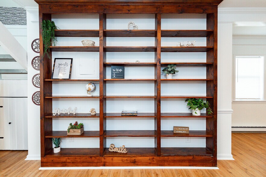 More Photos Of 48 Columbia St, Poughkeepsie Apartments For Sale