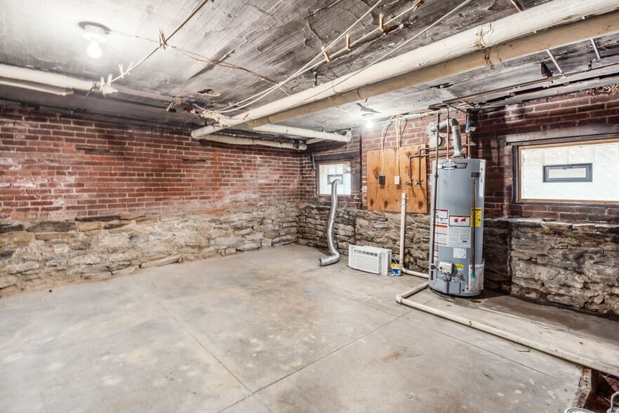 More Photos Of 94 N 20th St, Columbus Apartments For Sale