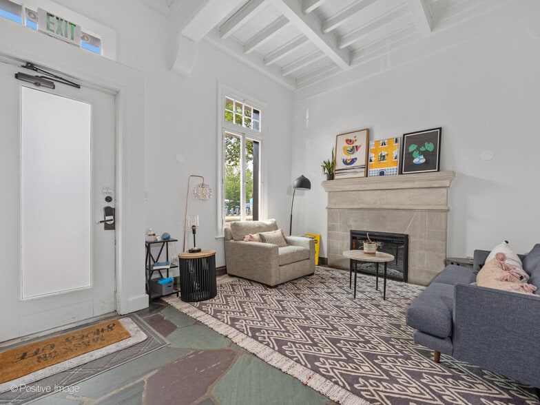 More Photos Of 1817 Church St, Evanston Loft Creative Space For Sale