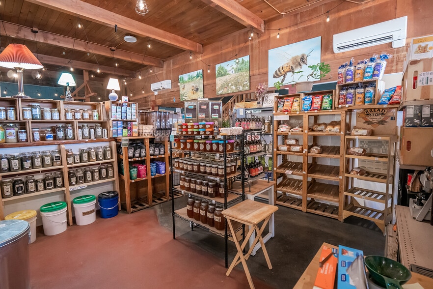 More Photos Of 926 E Main St, Cottage Grove Restaurant For Sale