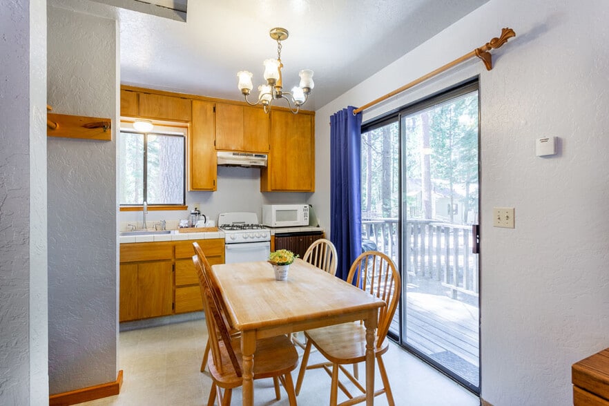 More Photos Of 500 Dodge Ridge Rd, Pinecrest Hotel For Sale