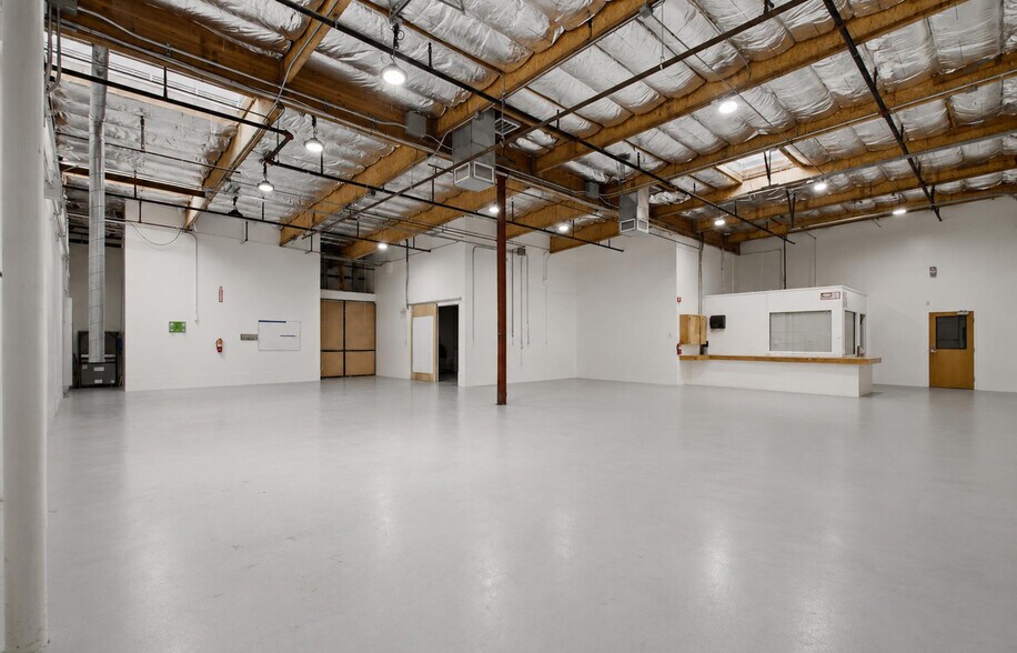 More Photos Of 871 Latour Ct, Napa Manufacturing For Lease