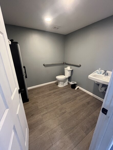 More Photos Of 37930 2nd St, Willoughby Freestanding For Sale