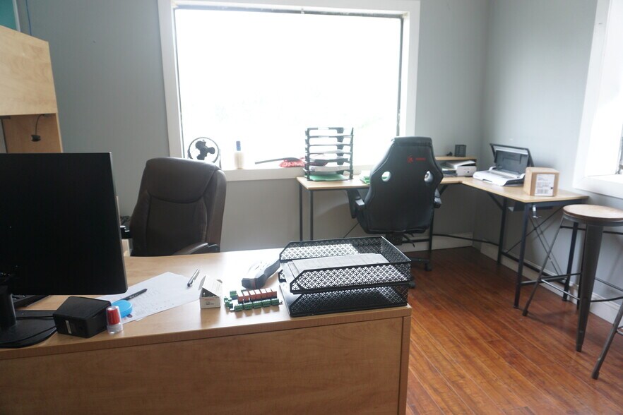 More Photos Of 3605 N Davis Hwy, Pensacola Warehouse For Sale