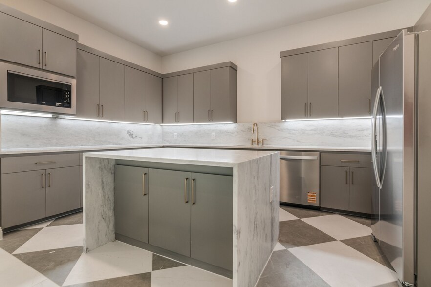 More Photos Of 7720 Rufe Snow Dr, Fort Worth Office For Lease