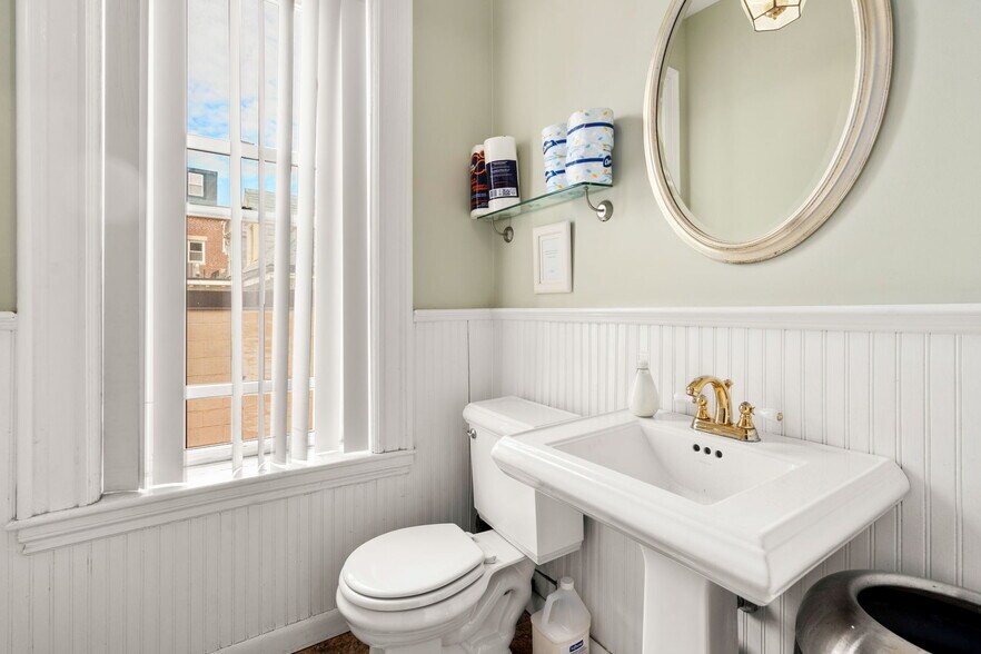 More Photos Of 1577 Beacon St, Brookline Medical For Lease