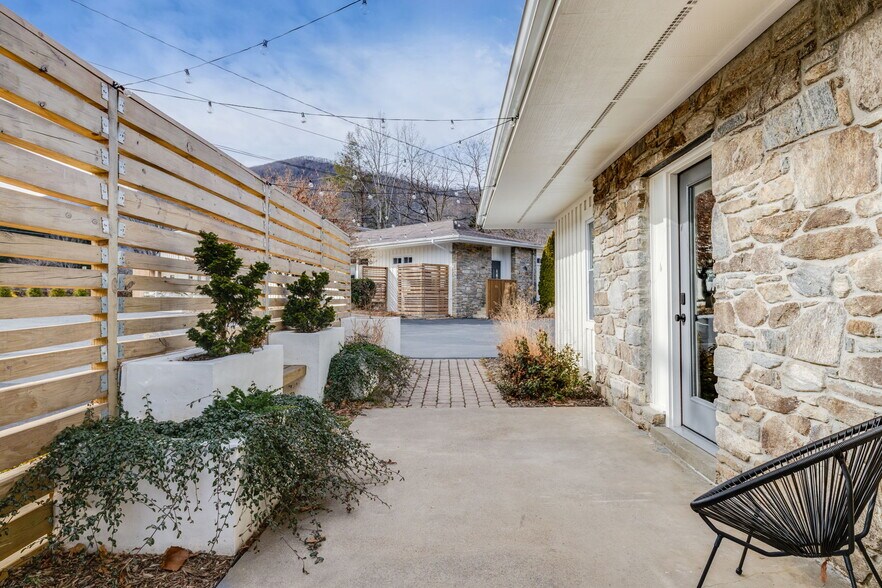 More Photos Of 4102 Soco Rd, Maggie Valley Hotel For Sale