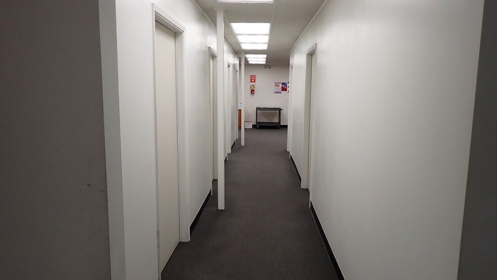 More Photos Of 8626 Wilbur Ave, Northridge Warehouse For Lease