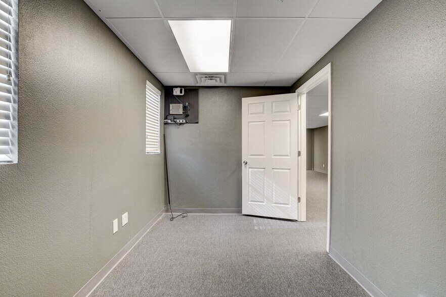 More Photos Of 3470 E Russell Rd, Las Vegas Office For Sale