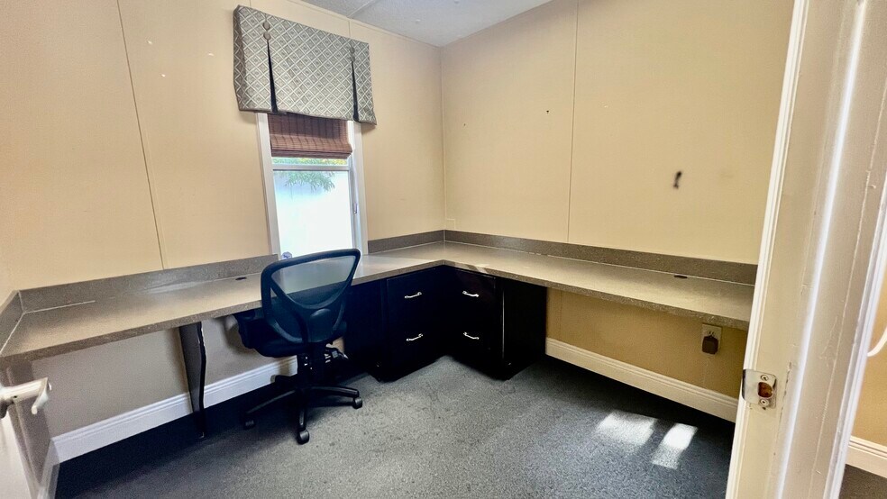 More Photos Of 5703 S Macdill Ave, Tampa Coworking Space