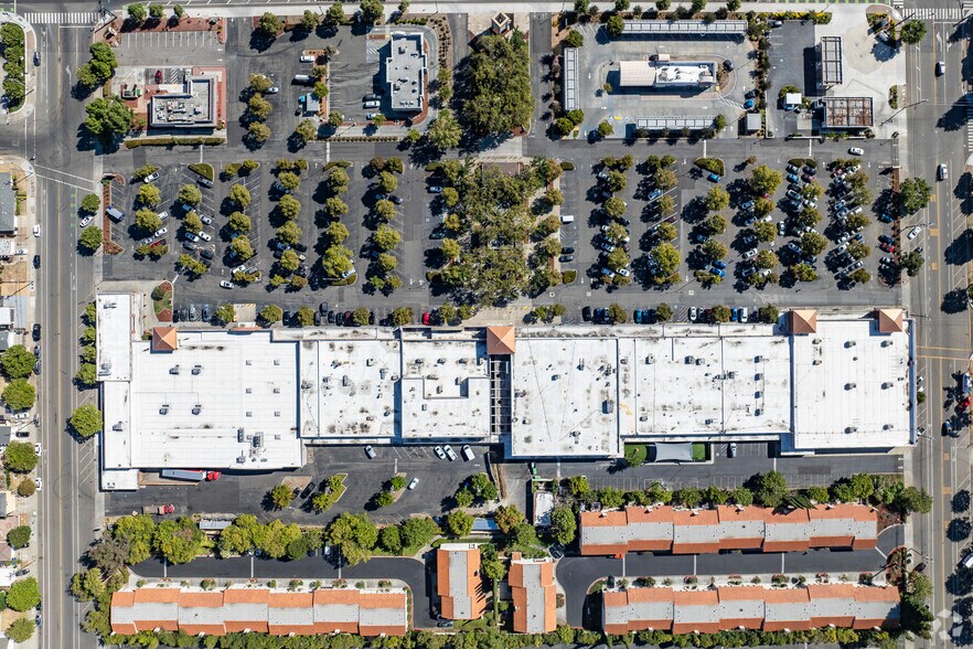 More Photos Of 31123 Mission Blvd, Hayward Unknown For Lease