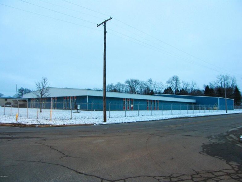 More Photos Of 2112 Industrial Dr, Niles Manufacturing For Sale