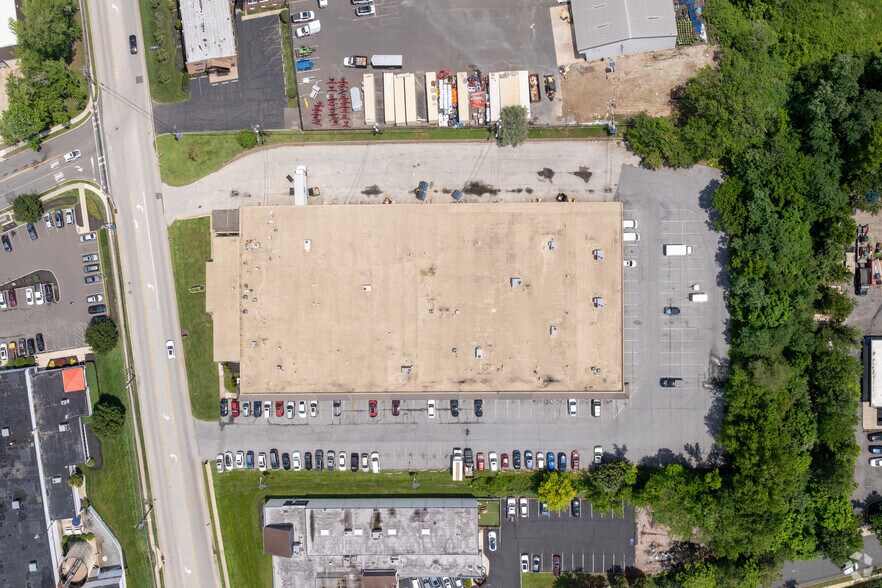 More Photos Of 1165 Marlkress Rd, Cherry Hill Distribution For Lease