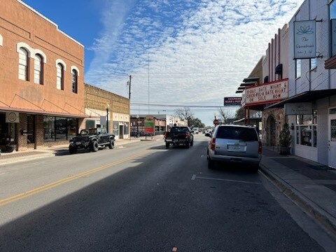 More Photos Of 213 E Central Ave, Belton Storefront Retail Residential For Lease