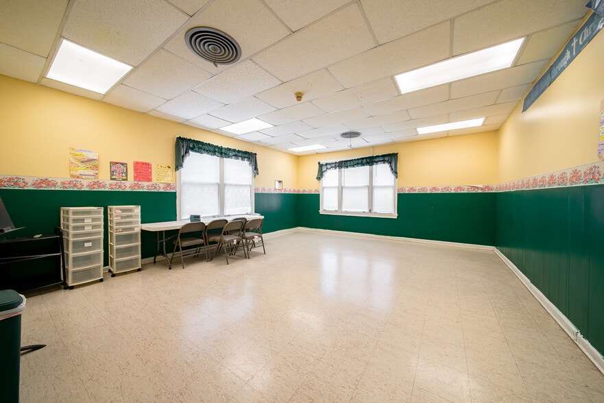 More Photos Of 4323 Primrose Rd, Columbus Religious Facility For Sale