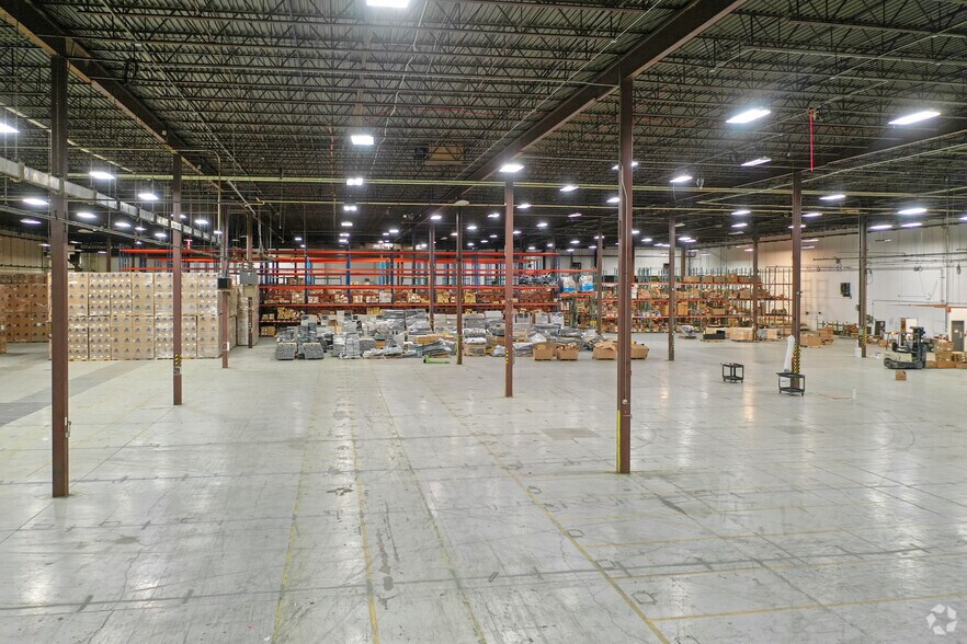 More Photos Of 14600 21st Ave N, Plymouth Warehouse For Lease