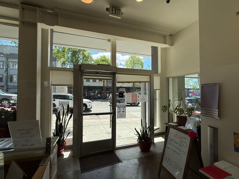 More Photos Of 1909 University Ave, Berkeley Storefront For Sale