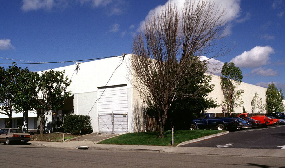 More Photos Of 470-476 Whitney St, San Leandro Warehouse For Sale