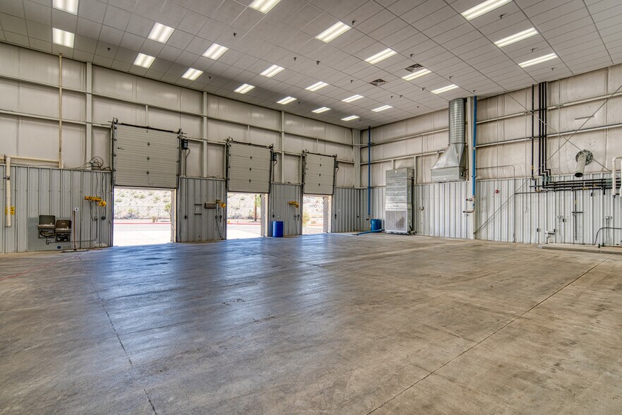 More Photos Of 2810 Karsten Ct SE, Albuquerque Manufacturing For Lease