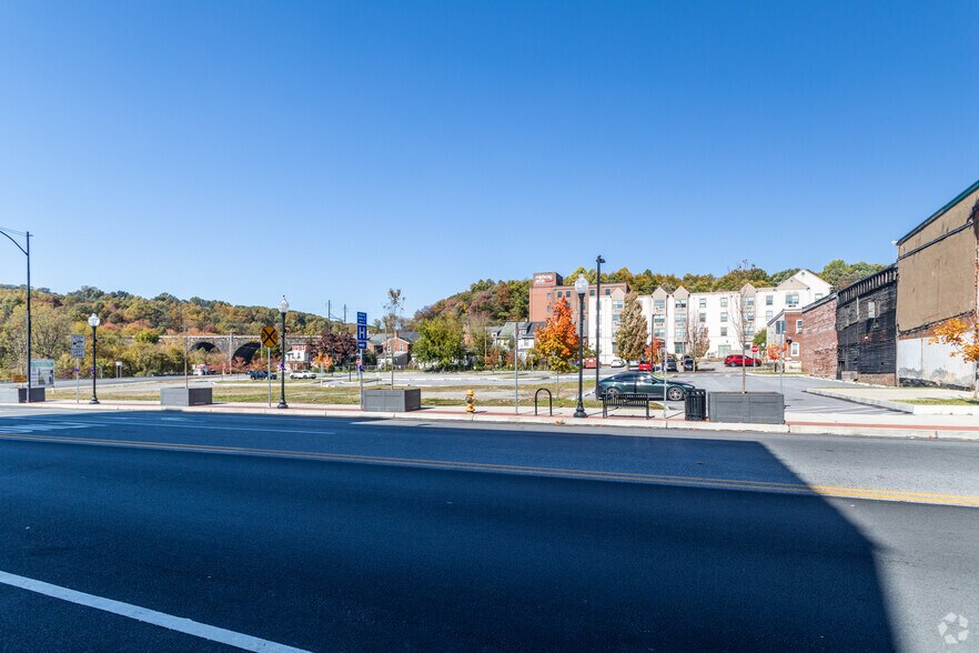 More Photos Of 119 E Lincoln Hwy, Coatesville Storefront Retail Residential For Lease