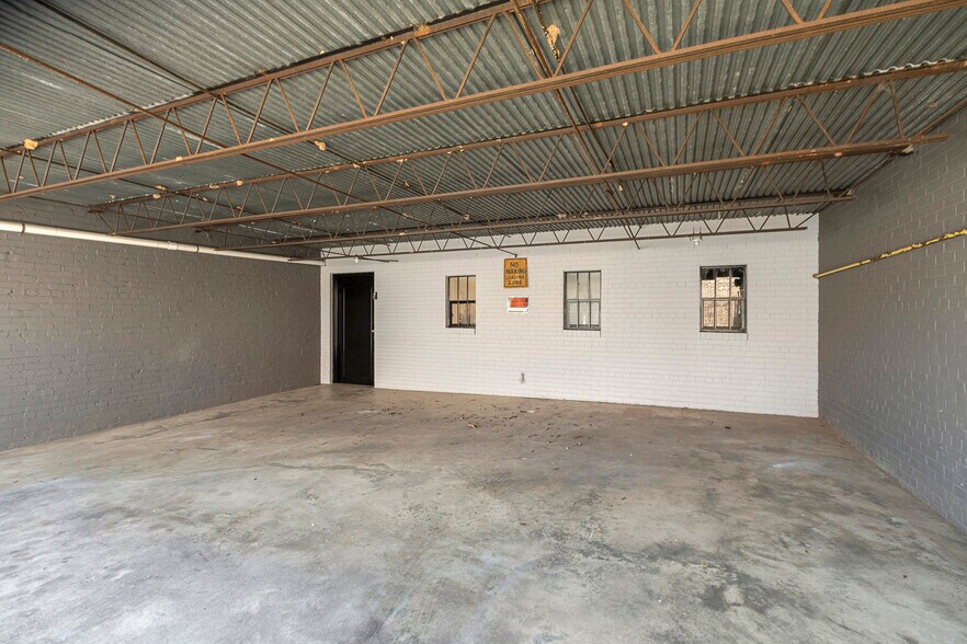 More Photos Of 150 N Steele St, Sanford Office For Sale