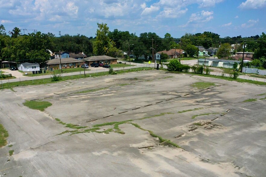 More Photos Of 5110 Crane St, Houston Flex For Sale