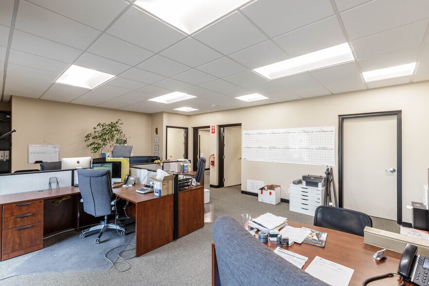 More Photos Of 4116 64 Av SE, Calgary Industrial For Sale