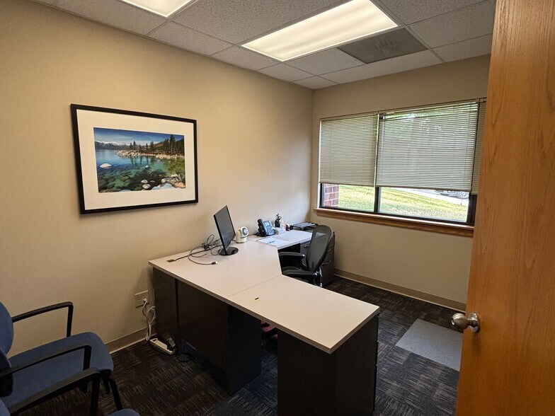 More Photos Of 950 W Valley Rd, Wayne Office For Sale