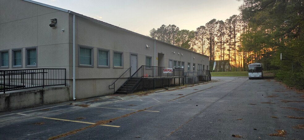 More Photos Of 6270 Red Oak Rd, Atlanta Religious Facility For Sale