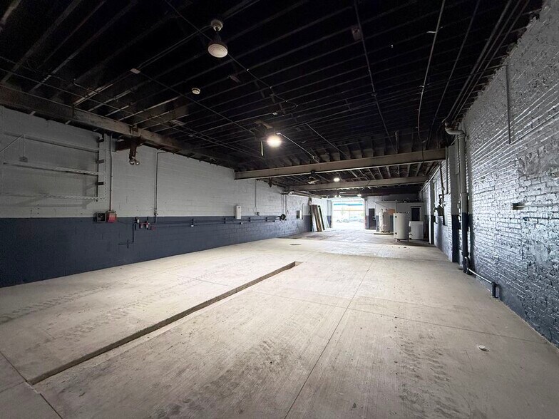 More Photos Of 3725 N Western Ave, Chicago Office Residential For Lease