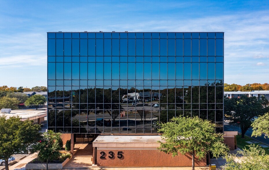 Primary Photo Of 235 NE Loop 820, Hurst Office For Lease