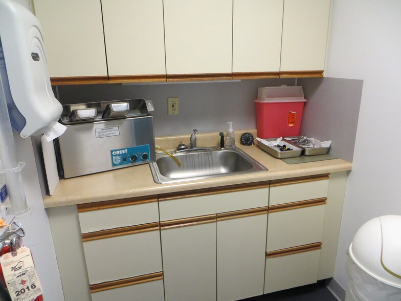 More Photos Of 222 Schanck Rd, Freehold Medical For Lease