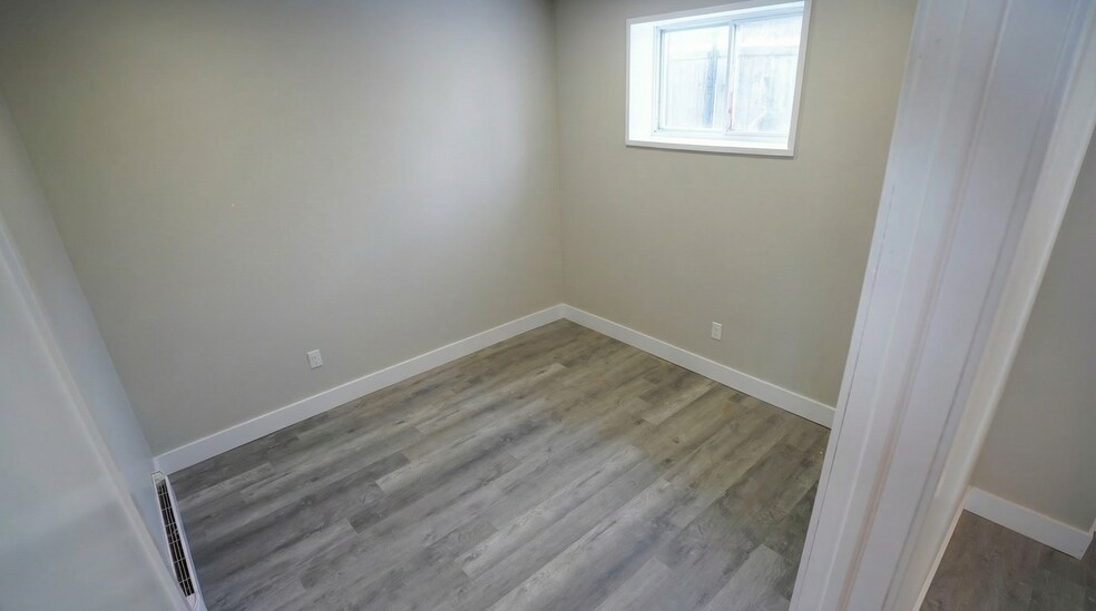 More Photos Of 39 Shade St, Cambridge General Retail For Lease