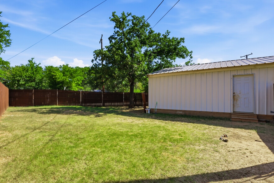 More Photos Of 6720 Dick Price Rd, Mansfield Office For Lease
