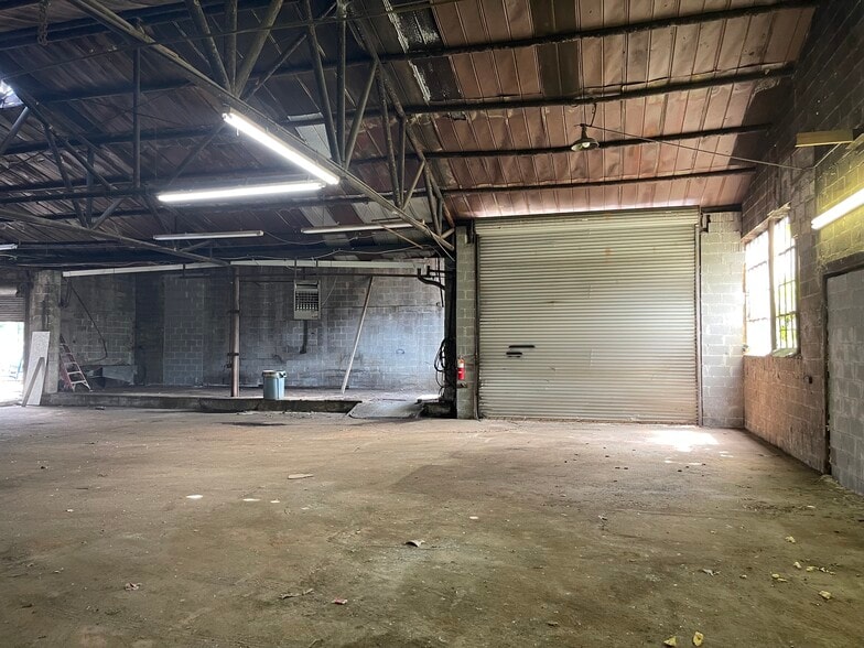 More Photos Of 249 Milton Ave, Atlanta Warehouse For Sale