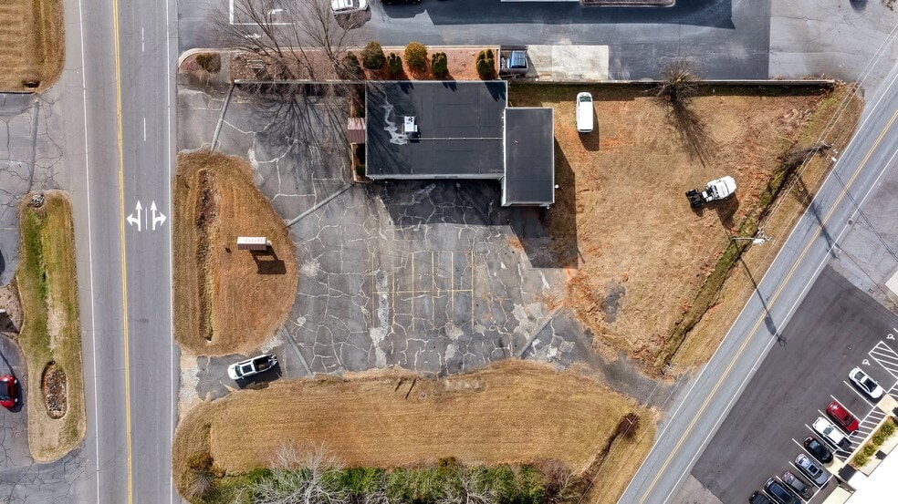 More Photos Of 105 Rock Barn Rd NE, Conover Flex For Sale